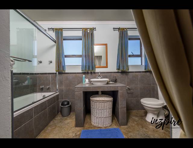 3 BEDROOM HOUSE TO LET IN DIAZ BEACH
